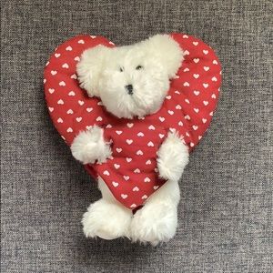 Boyd’s Bear plush w/Heart costume